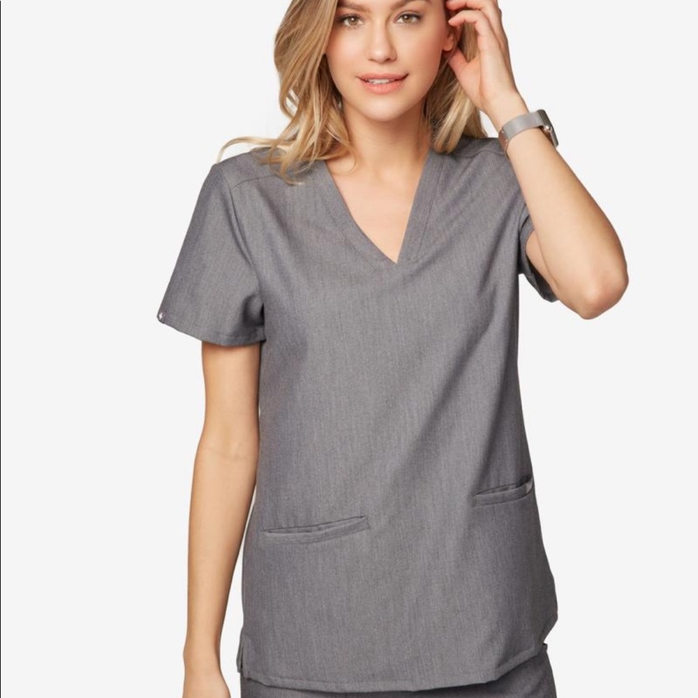 FIGS Casma 3-Pocket Scrub Top